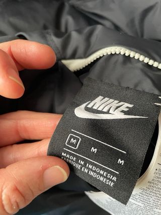 Abrigo Nike Negro con Capucha