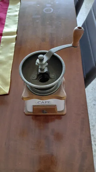 Macinino da caffè antico funzionante