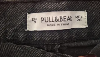 Falda vaquera negra Pull&Bear desgastada