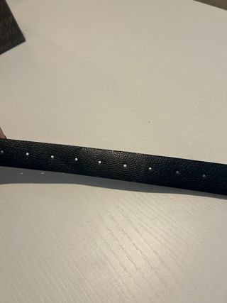 Cintura nera con doppio anello dorato