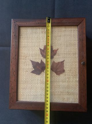 Armario llaves madera y mimbre