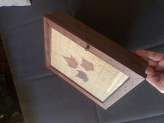 Armario llaves madera y mimbre