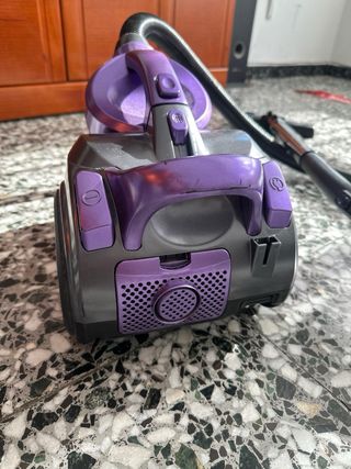 Aspiradora Morada y Negra (2 usos) maxell