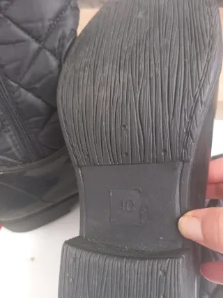 Botas de agua negras acolchadas