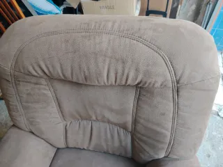 Sillón de tela marrón