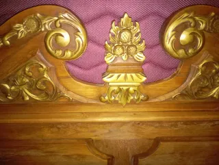 Cabecero de lujo en madera y dorado