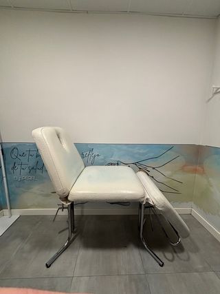 Camilla regulable masajista/esteticista