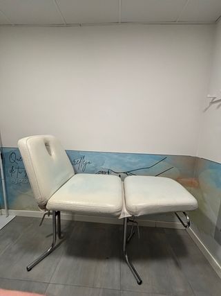 Camilla regulable masajista/esteticista