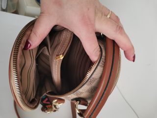 Zainetto donna monogramma V oro