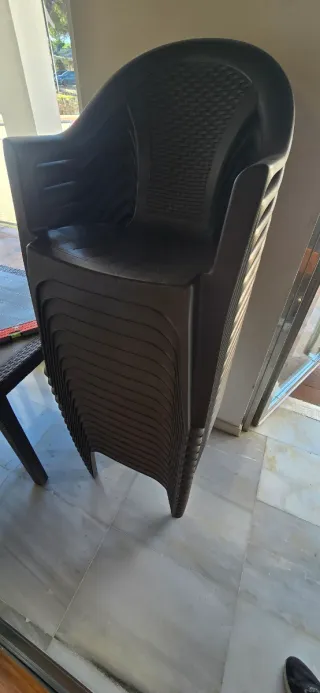 20 Sedie in Plastica - Ottime Condizioni Mijas