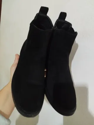 Botas pretas camurça em bom estado