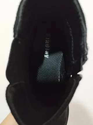 Botas pretas camurça em bom estado