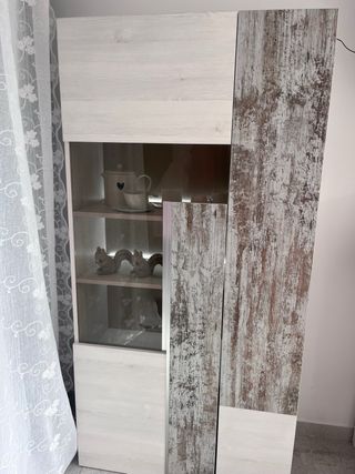 Armario Vitrina LED Madera y Cristal