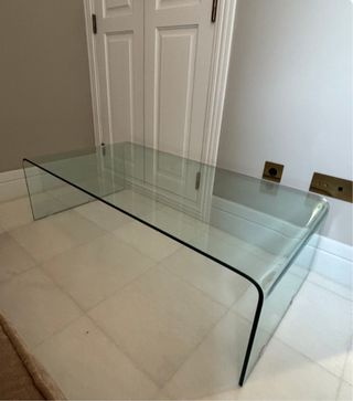 Mesa de centro cristal templado curvado