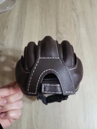 Casco infantil cuero chichonera