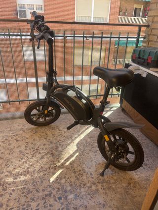 Bicicleta eléctrica plegable. Cargador original