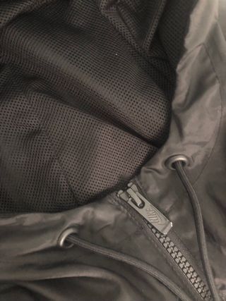 Cortavientos Nike Negro