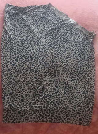 Top asimétrico animal print Bershka