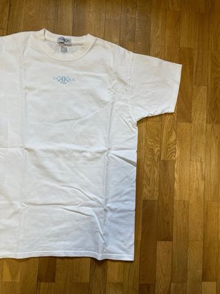 Camiseta Takkra Blanca con Diseño Azul