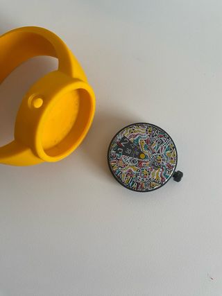 Reloj infantil multicolor con correa amarilla