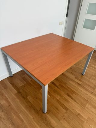 Mesa comedor madera y metal
