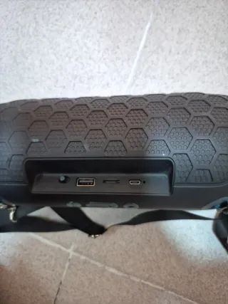 Altavoz Bluetooth Negro y Naranja