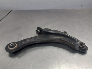 BRAZO SUSPENSION INFERIOR DELANTERO DERECHO RENAU
