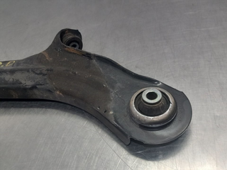 BRAZO SUSPENSION INFERIOR DELANTERO DERECHO RENAU