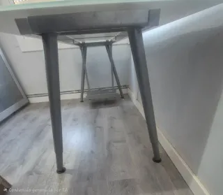 Mesa de ordenador cristal y metal