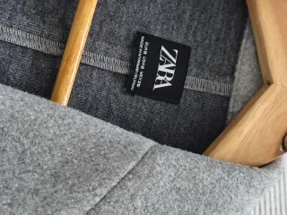 Chaqueta larga Zara gris