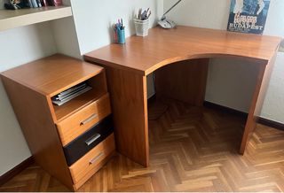 Habitación completa: Cama, 2 mesitas, escritorio