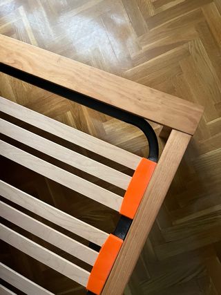 Habitación completa: Cama, 2 mesitas, escritorio