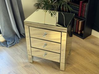 2 Mesitas de noche de diseño cristal