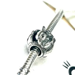 Charm Baby Yoda en Cunita Star Wars