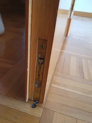 Puerta doble madera maciza con cristal