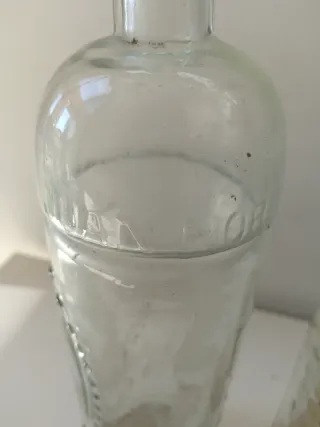 Bottiglie antiche in vetro