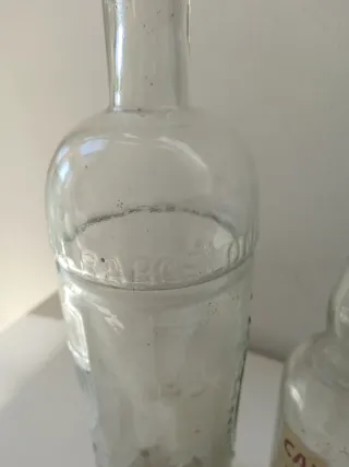 Bottiglie antiche in vetro