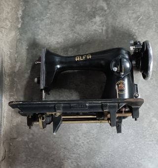 Máquinas de coser Alfa y Wertheim antiguas