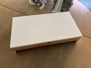 Soporte Escritorio Bambú y Metal Blanco