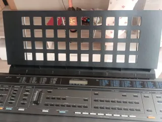 Teclado Roland E-20 Sintetizador 61 teclas