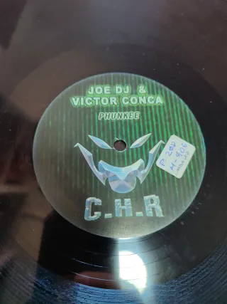 Joe DJ & Victor Conca - Phunkee