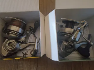 Pareja carretes Daiwa Exeller LT 6000 y tica spinn