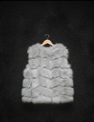 Chaleco de pelo gris