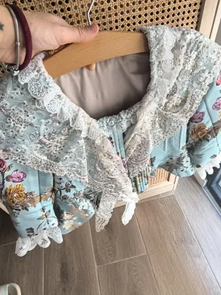 Traje Fallera completo con manteletas