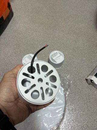 5 Lámparas LED redondas blancas y una cuadrada lED