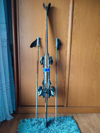 Esquís Atomic Supercross SX 7 y bastones