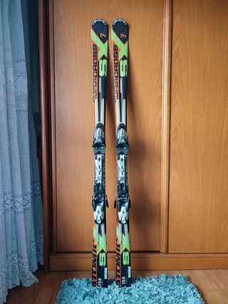 Esquís Atomic Supercross SX 7 y bastones