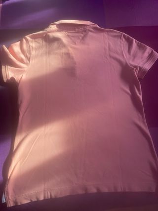 2 Polos Tommy Hilfiger Rosa y marrón