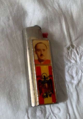 Funda mechero antigua con retrato y escudo