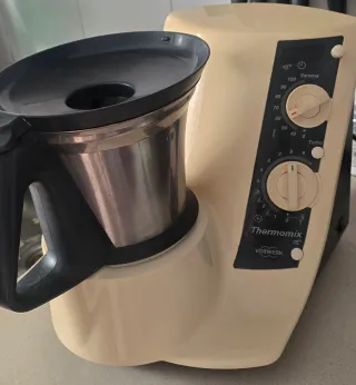 Thermomix TM21 con accesorios